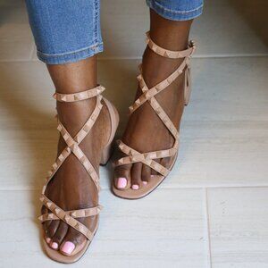 Rose Valentino Garavani Signature Rockstud Flair Sandal